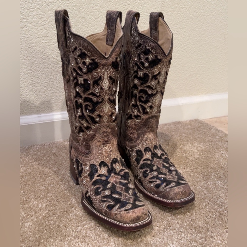 COPY - Perfect condition corral boots.